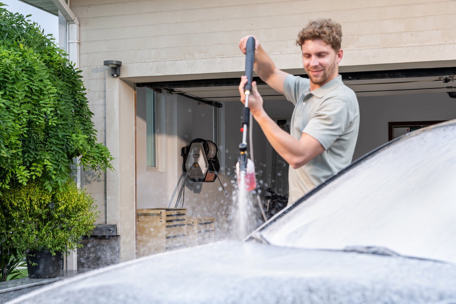 Wash Your Car at Home Like a Pro: Tips and Tricks with Giraffe Tools Pressure Washer