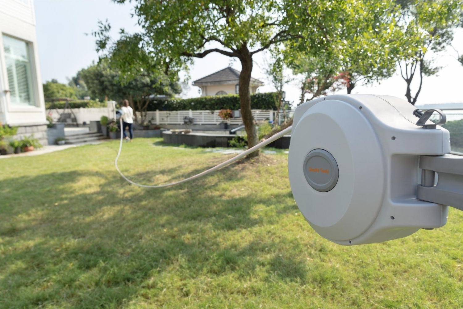 wall mounted retractable hose reel