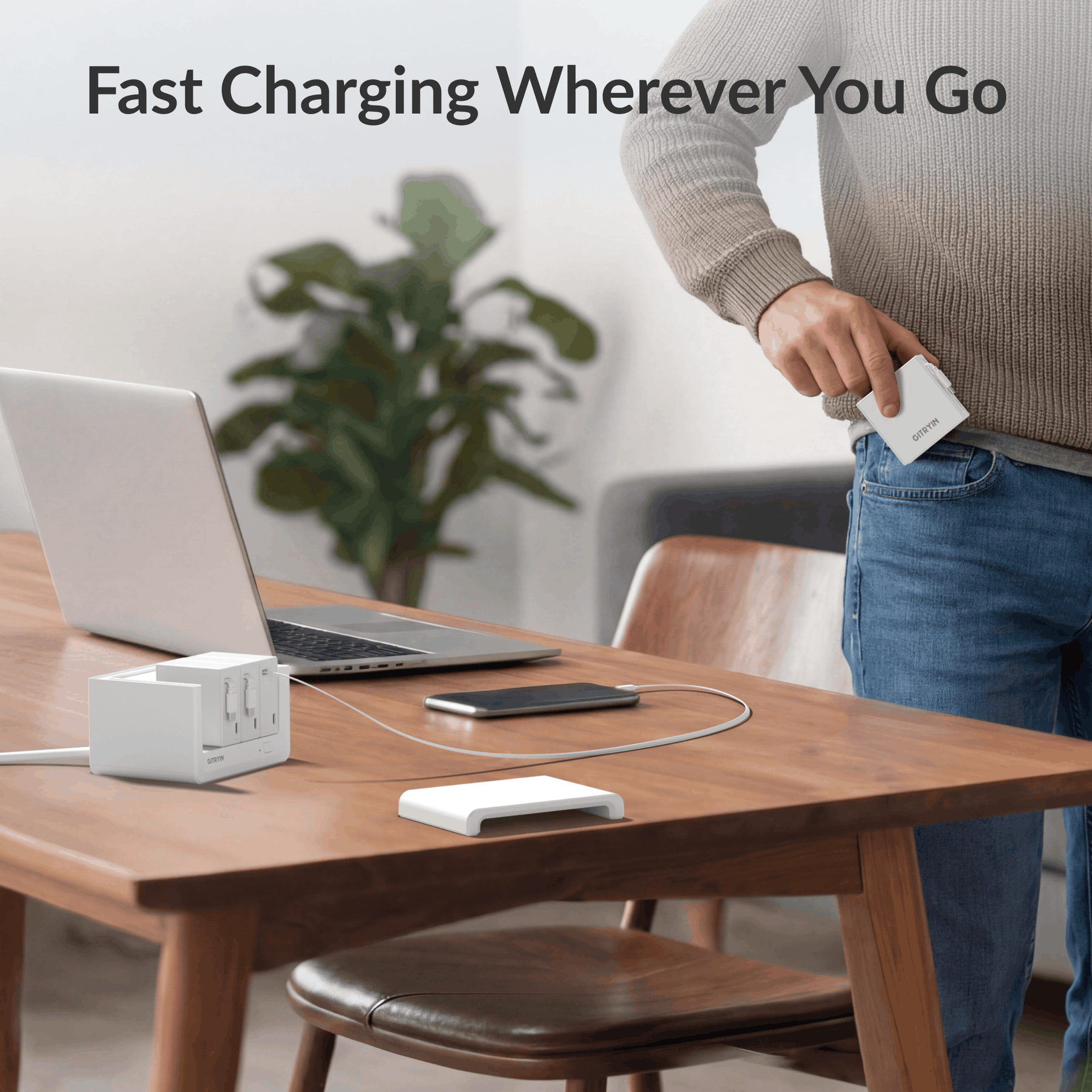 Gitryin Desktop Charging Station 12-in-1 (65WCombo) Features showing a detachable chargingmodule for portable fast charging